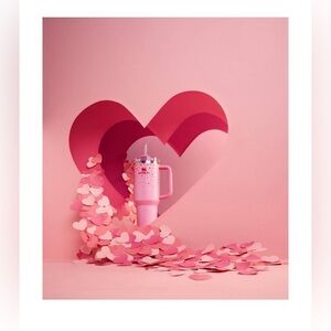 Stanley Target Exclusive Valentine's Day
2025 Sweet Hearts 40oz Tumbler